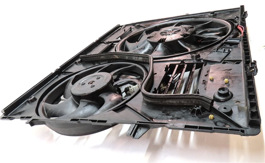 Thumbnail 4: 11-15 AUDI Q7 (4L) 3.0L ENGINE RADIATOR COOLING FAN (FOR MODELS w/ HITCH OPTION)