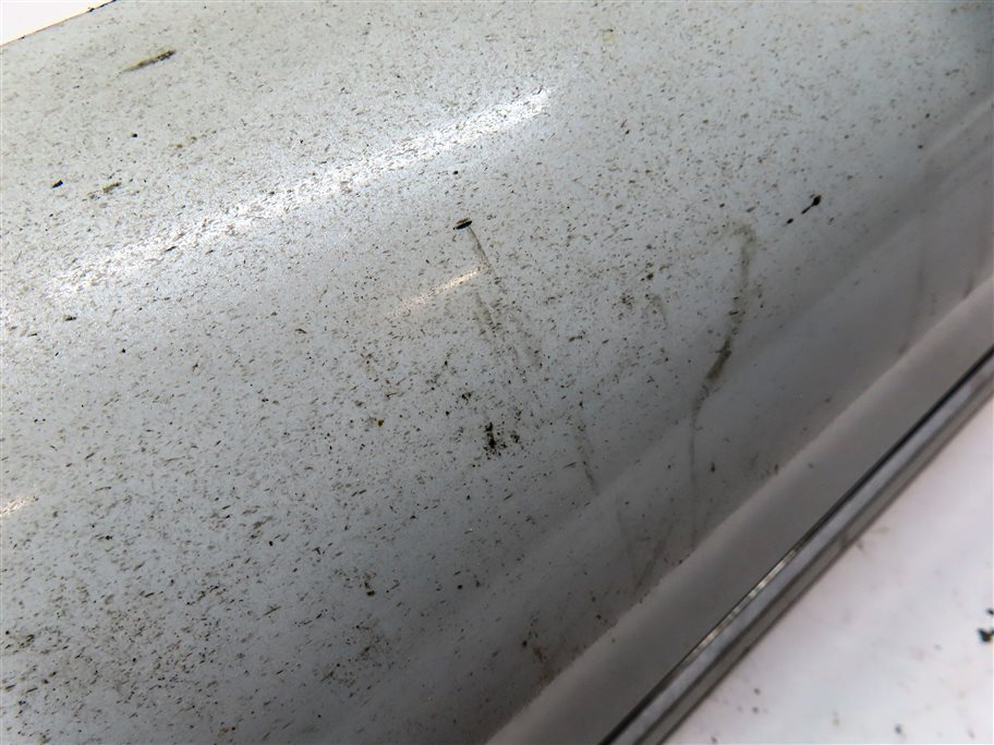 Thumbnail 12: 2010-2015 AUDI Q7 FRONT RIGHT LOWER DOOR TRIM MOULDING (w/out SLINE) (White)