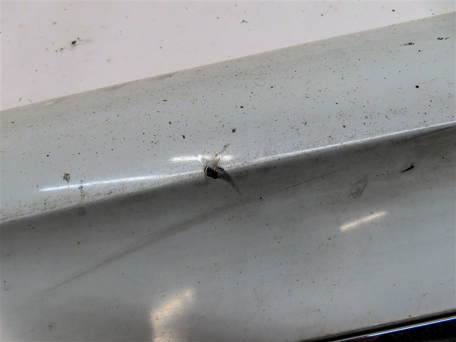 Thumbnail 14: 2010-2015 AUDI Q7 FRONT RIGHT LOWER DOOR TRIM MOULDING (w/out SLINE) (White)