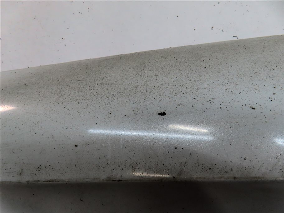 Thumbnail 15: 2010-2015 AUDI Q7 FRONT RIGHT LOWER DOOR TRIM MOULDING (w/out SLINE) (White)
