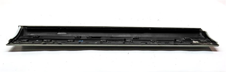 Thumbnail 7: 2010-2015 AUDI Q7 FRONT RIGHT LOWER DOOR TRIM MOULDING (w/out SLINE) (White)