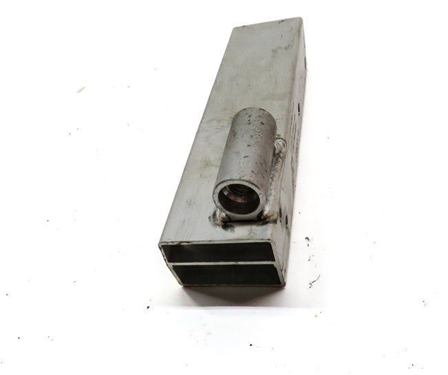 Thumbnail 2: 09-17 AUDI Q5 SQ5 (B8 8R) REAR RIGHT BUMPER REINFORCEMENT BAR MOUNT BRACKET 