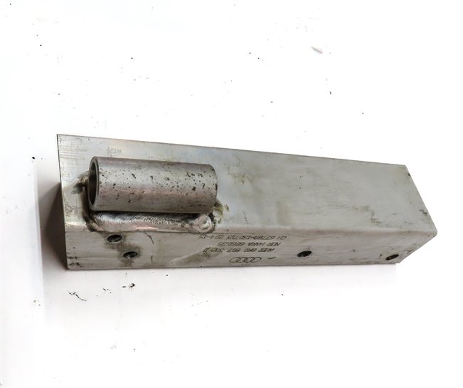 Thumbnail 4: 09-17 AUDI Q5 SQ5 (B8 8R) REAR RIGHT BUMPER REINFORCEMENT BAR MOUNT BRACKET 