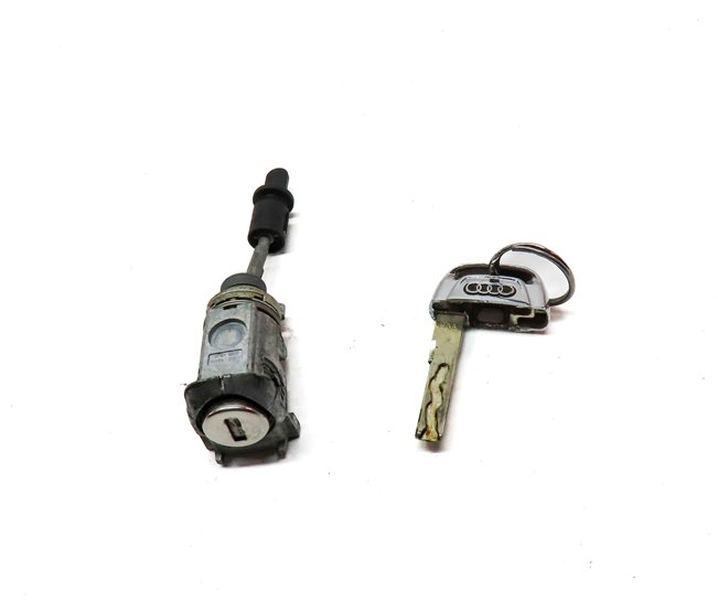 Thumbnail 2: 2016 AUDI Q5 (B8 8R) FRONT LEFT DRIVER DOOR HANDLE LOCK CYLINDER w/ KEY