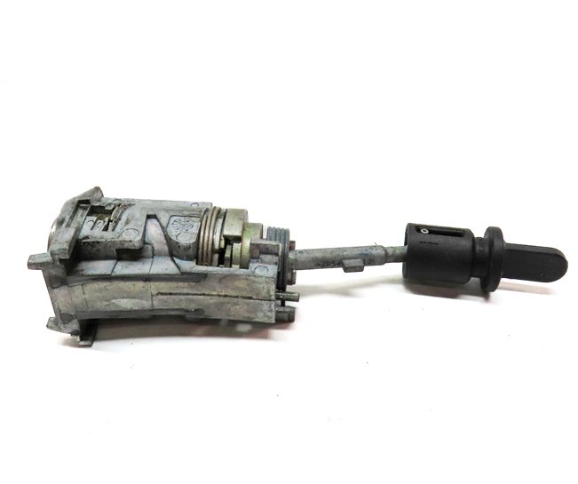 Thumbnail 6: 2016 AUDI Q5 (B8 8R) FRONT LEFT DRIVER DOOR HANDLE LOCK CYLINDER w/ KEY