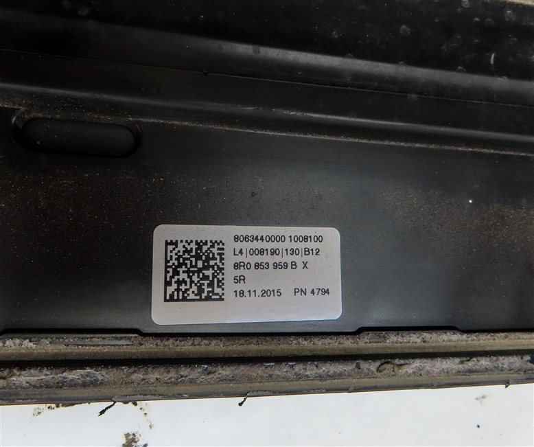 Thumbnail 8: 2016 AUDI Q5 (B8 8R) FRONT LEFT DRIVER LOWER DOOR TRIM MOULDING (Blue)