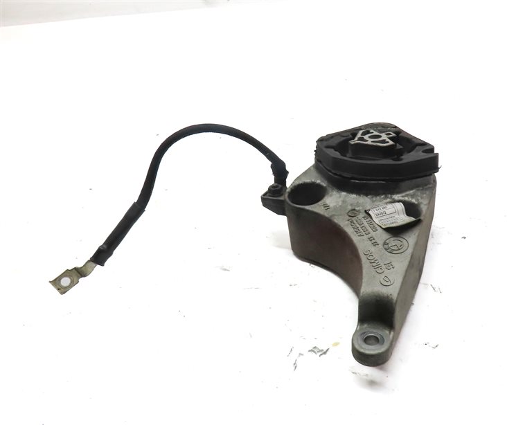 Thumbnail 3: 2014 BMW X5 (F15) 3.0L (N55) ENGINE AUTO AUTOMATIC TRANSMISSION MOUNT BRACKET