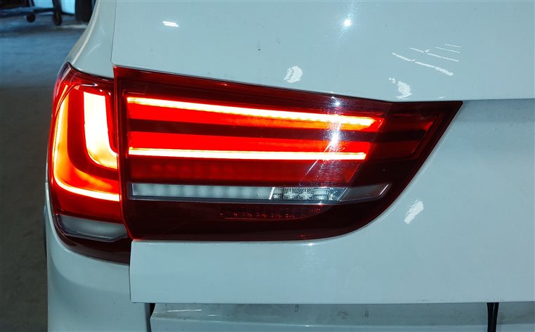 Thumbnail 2: 2014-2018 BMW X5 X5M ///M (F15 F85) LEFT DRIVER REAR INNER TAILLIGHT LIGHT LAMP