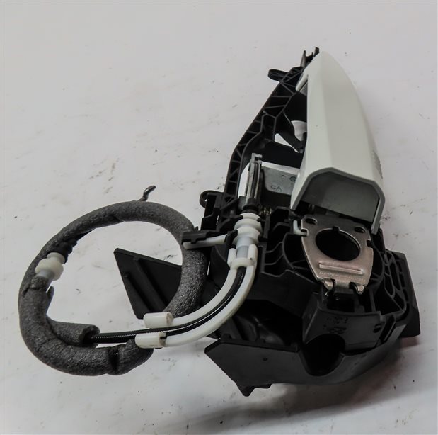Thumbnail 3: 14-21 BMW X1 X2 X5 X6 (F15 F16 F39 F48) FRONT LEFT COMFORT DOOR HANDLE (White)