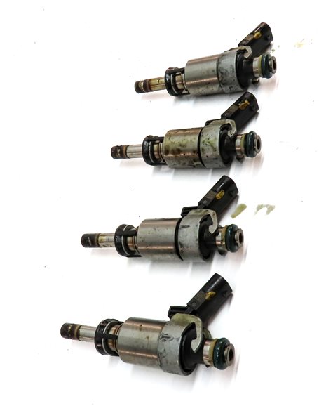 Thumbnail 3: 08-17 AUDI A3 A4 A5 A6 Q5 TT (8P B8 8K 8T 8R MK2 C7) 2.0L FSI FUEL INJECTOR SET4