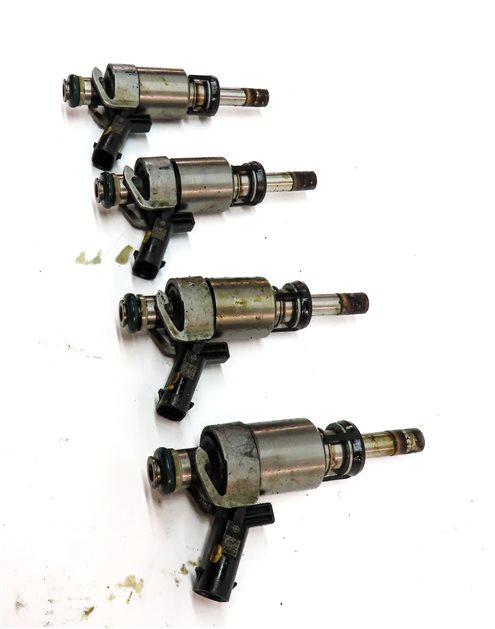 Thumbnail 4: 08-17 AUDI A3 A4 A5 A6 Q5 TT (8P B8 8K 8T 8R MK2 C7) 2.0L FSI FUEL INJECTOR SET4
