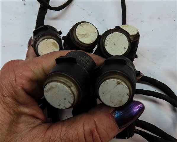 Thumbnail 4: 2012 MERCEDES GL350 (X164) FRONT PARK ASSIST PDC SENSOR SET w/HARNESS (White)