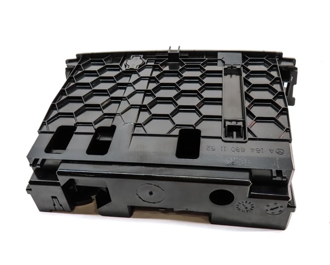 Thumbnail 7: 2012 MERCEDES GL350 (X164) FRONT CENTER CONSOLE COIN TRAY COMPARTMENT (Walnut)