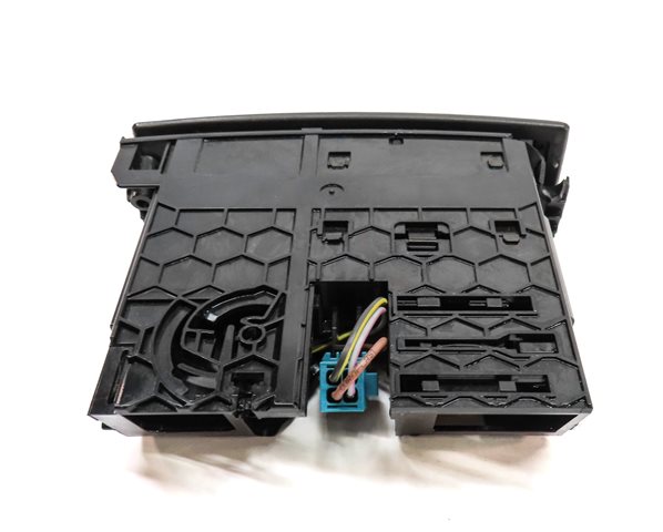 Thumbnail 4: 2012 MERCEDES GL350 (X164) FRONT CENTER CONSOLE ASHTRAY w/ 12V SOCKET