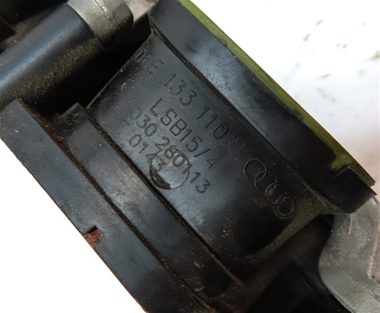 Thumbnail 7: 12-17 AUDI A6 A7 Q5 S5 SQ5 (C7 4G8 B8 8T 8R) RIGHT INTAKE MANIFOLD DIFFUSER RAIL