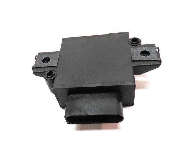 Thumbnail 4: 2013 AUDI Q5 (B8 8R) FUEL PUMP RELAY CONTROL MODULE