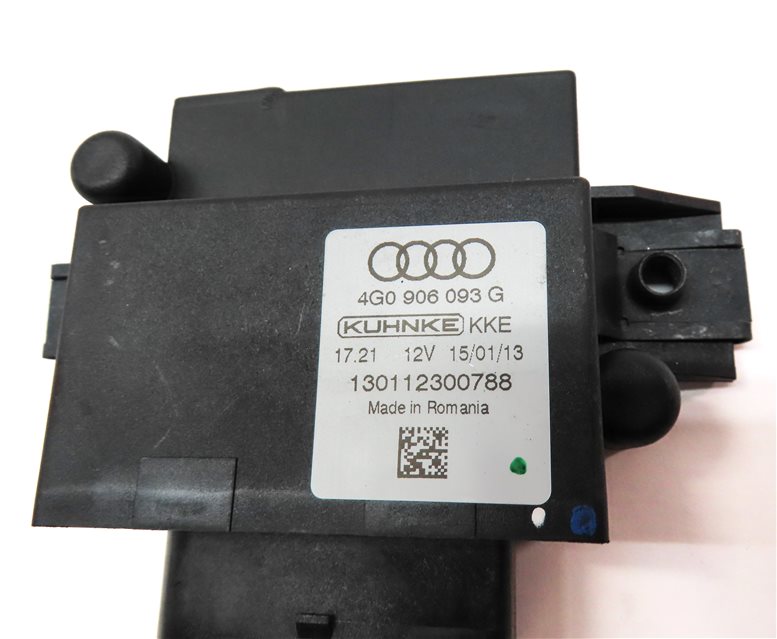 Thumbnail 6: 2013 AUDI Q5 (B8 8R) FUEL PUMP RELAY CONTROL MODULE