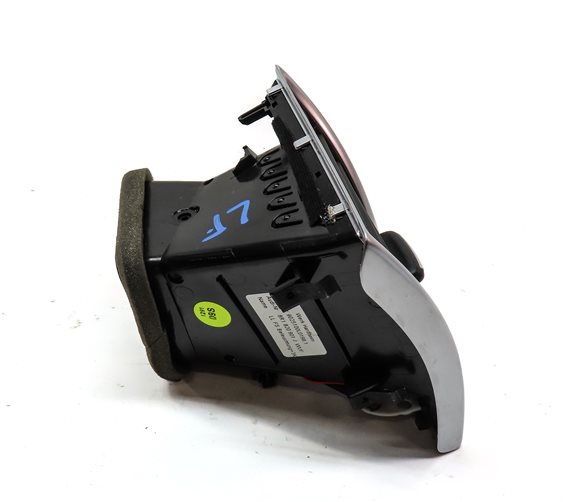 Thumbnail 3: 2013 AUDI Q5 (B8 8R) FRONT LEFT DRIVER DASH HEAT AIR AC HVAC VENT (Black)