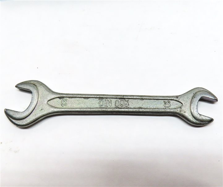 Thumbnail 5: 2013-2015 AUDI Q7 (4L) EMERGENCY SPARE TIRE CAR LIFT JACK LUG WRENCH TOOL KIT