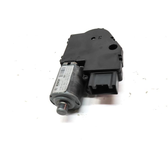 Thumbnail 2: 2007-2014 AUDI Q7 (4L) PANORAMIC SUNROOF MOTOR SUN ROOF MOTOR SUNSHADE MOTOR