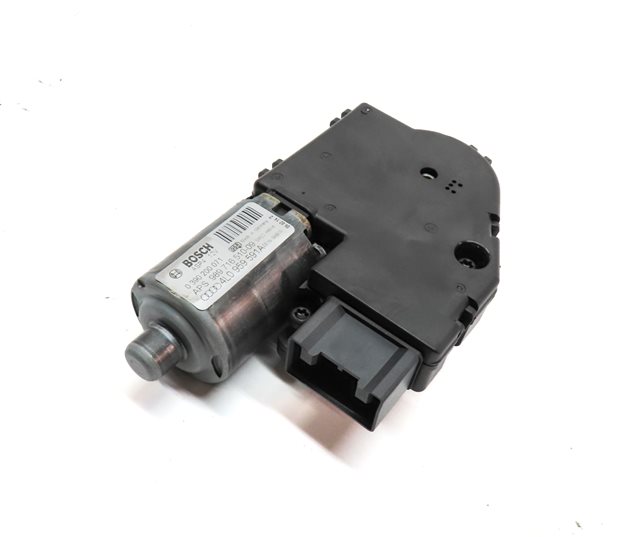 Thumbnail 1: 2007-2014 AUDI Q7 (4L) PANORAMIC SUNROOF MOTOR SUN ROOF MOTOR SUNSHADE MOTOR