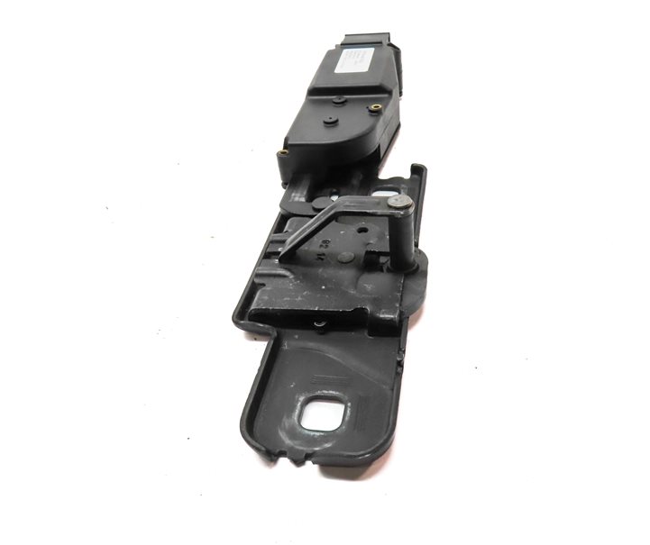 Thumbnail 3: 14 AUDI Q7 (4L) REAR TRUNK TAILGATE LIFTGATE HATCH LID LOCK LATCH STRIKER PLATE