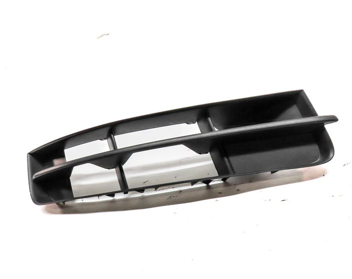 Thumbnail 2: 2014 AUDI Q7 (4L) FRONT RIGHT PASSENGER LOWER BUMPER TRIM AIR VENT GRILLE END
