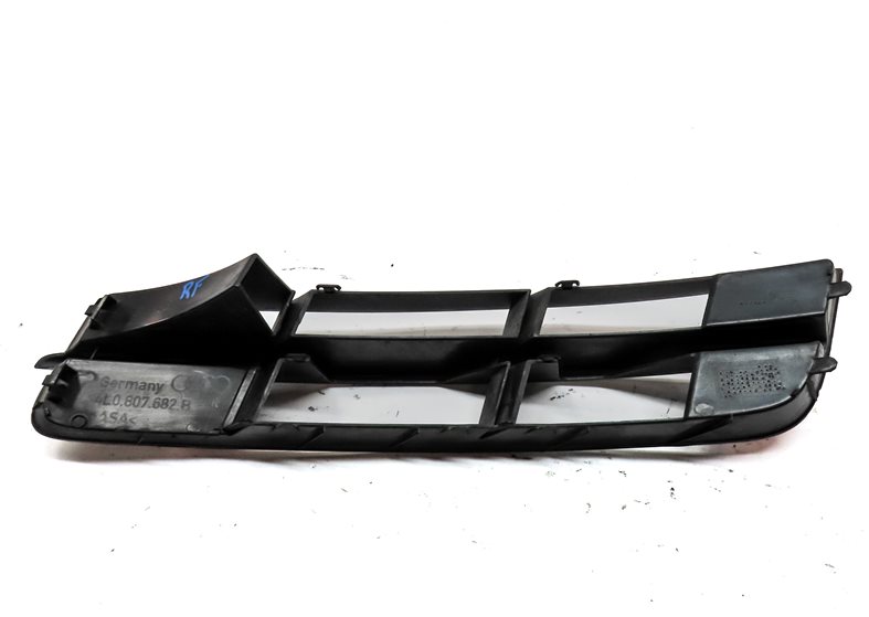Thumbnail 6: 2014 AUDI Q7 (4L) FRONT RIGHT PASSENGER LOWER BUMPER TRIM AIR VENT GRILLE END