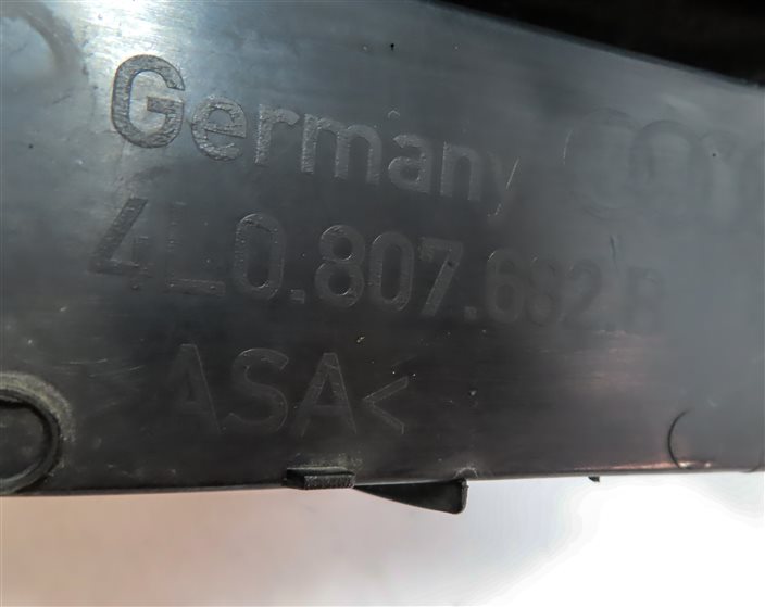 Thumbnail 7: 2014 AUDI Q7 (4L) FRONT RIGHT PASSENGER LOWER BUMPER TRIM AIR VENT GRILLE END