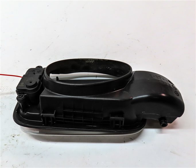Thumbnail 6: 2010-2015 AUDI Q7 (4L) FUEL TANK DOOR LID COVER TRIM w/ HOUSING (White)