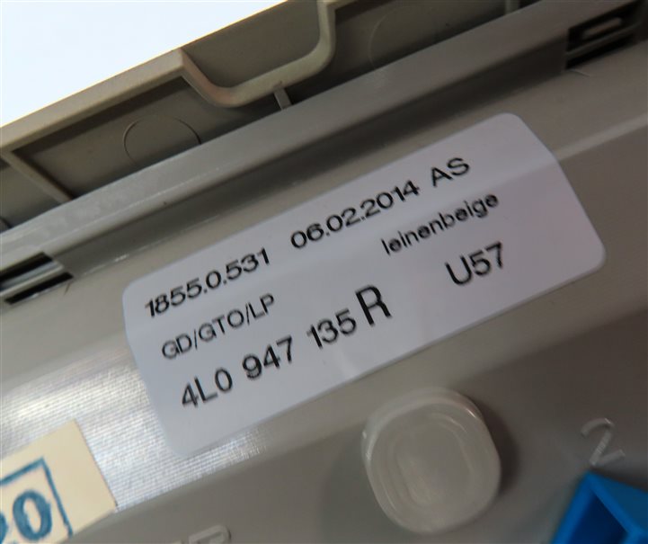 Thumbnail 10: 2014 AUDI Q7 (4L) FRONT INTERIOR OVERHEAD DOMELIGHT LAMP w/ SWITCHES (Beige)