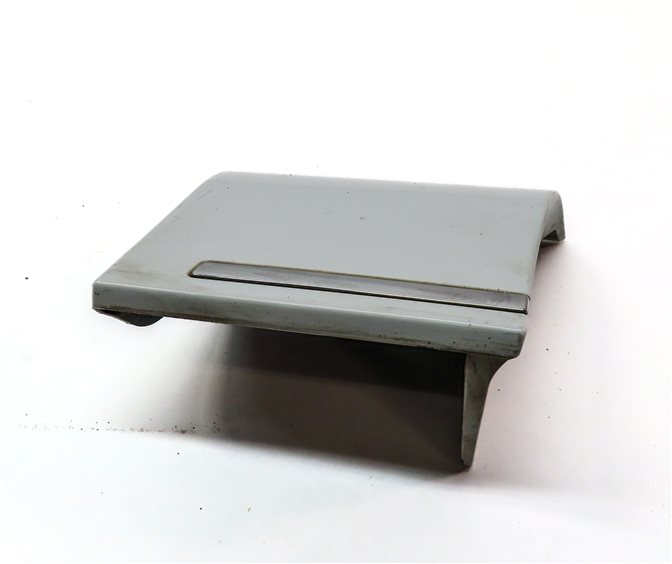 Thumbnail 4: 2014 AUDI Q7 (4L) FRONT RIGHT PASSENGER LOWER FENDER TRIM MOULDING (White)