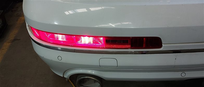 Thumbnail 2: 2007-2015 AUDI Q7 (4L) REAR LEFT DRIVER BUMPER LOWER TAILLIGHT LIGHT LAMP