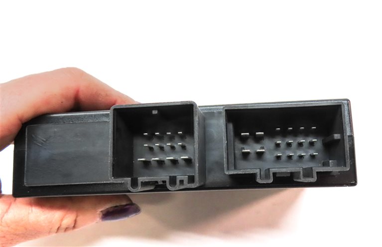 Thumbnail 6: 2007-2015 AUDI Q7 (4L) TRAILER HITCH TOW TOWING CONTROL MODULE