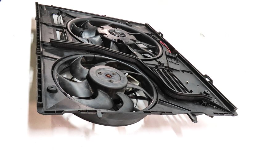 Thumbnail 3: 11-15 AUDI Q7 (4L) 3.0L ENGINE RADIATOR COOLING FAN (FOR MODELS w/ HITCH OPTION)
