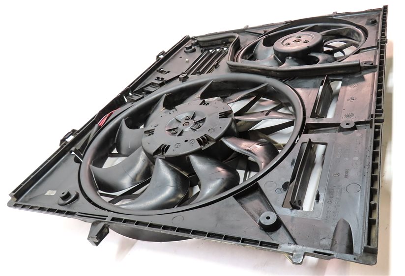 Thumbnail 4: 11-15 AUDI Q7 (4L) 3.0L ENGINE RADIATOR COOLING FAN (FOR MODELS w/ HITCH OPTION)