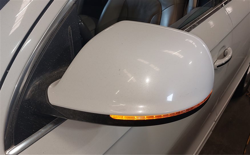 Thumbnail 2: 2013-2015 AUDI Q7 (4L) LEFT DRIVER P-FOLD BLIND SPOT DOOR MIRROR (White)