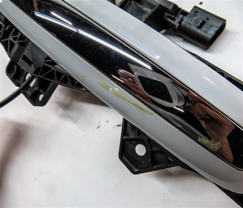 Thumbnail 8: 2007-2015 AUDI Q7 (4L) RIGHT FRONT KEYLESS ENTRY DOOR HANDLE (White)