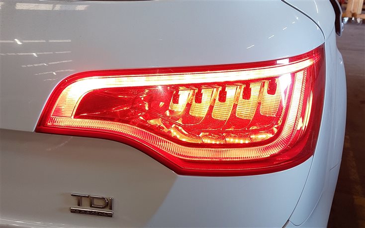 Thumbnail 2: 2010-2015 AUDI Q7 (4L) REAR RIGHT PASSENGER TAILLIGHT BRAKE LIGHT LAMP (LED)