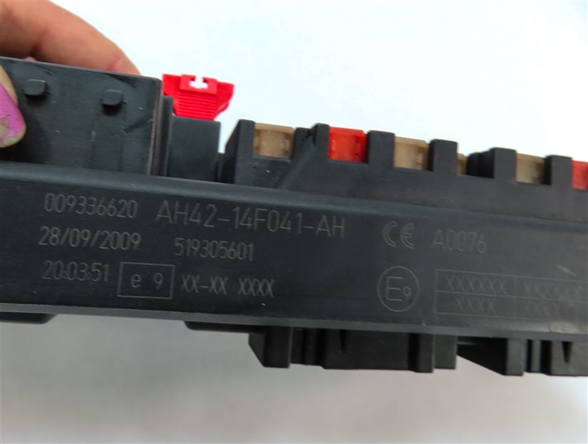 Thumbnail 21: 2010-2012 RANGE ROVER (L322) 5.0L SUPERCHARGED ENGINE IMMOBILIZER MODULE KEY SET