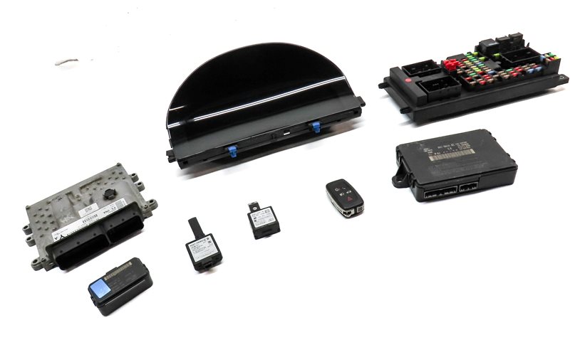 Thumbnail 4: 2010-2012 RANGE ROVER (L322) 5.0L SUPERCHARGED ENGINE IMMOBILIZER MODULE KEY SET