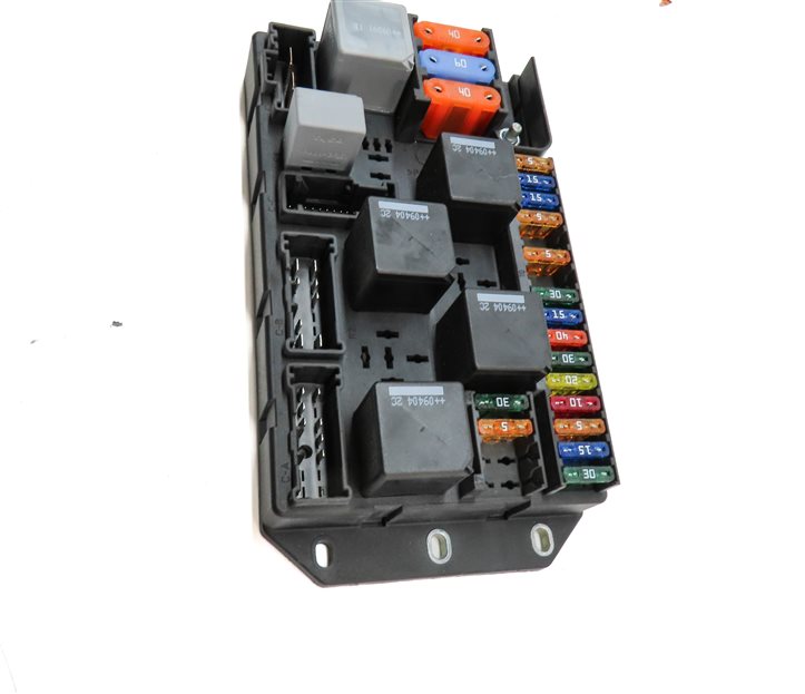 Thumbnail 4: 2010 RANGE ROVER (L322) REAR FUSEBOX RELAY FUSE BOX