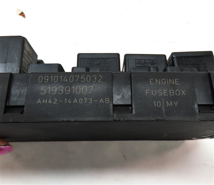Thumbnail 7: 2010-2012 RANGE ROVER (L322) 5.0L AJ133 V8 ENGINE POWER JUNCTION RELAY FUSE BOX
