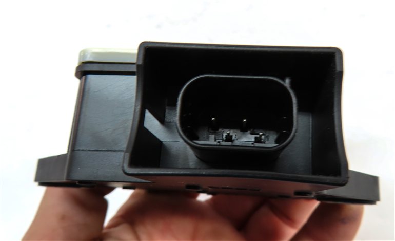 Thumbnail 7: 2010 RANGE ROVER (L322) YAW TURN RATE SPEED SENSOR MODULE