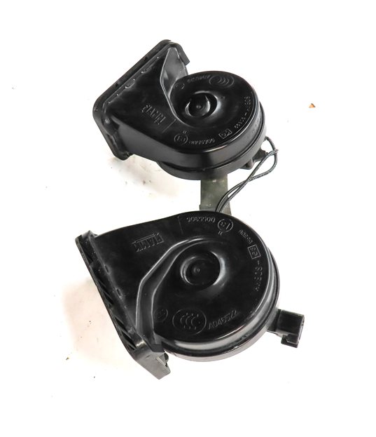 Thumbnail 4: 2010-2012 RANGE ROVER (L322) HIGH & LOW TONE SAFETY HORN SET-2