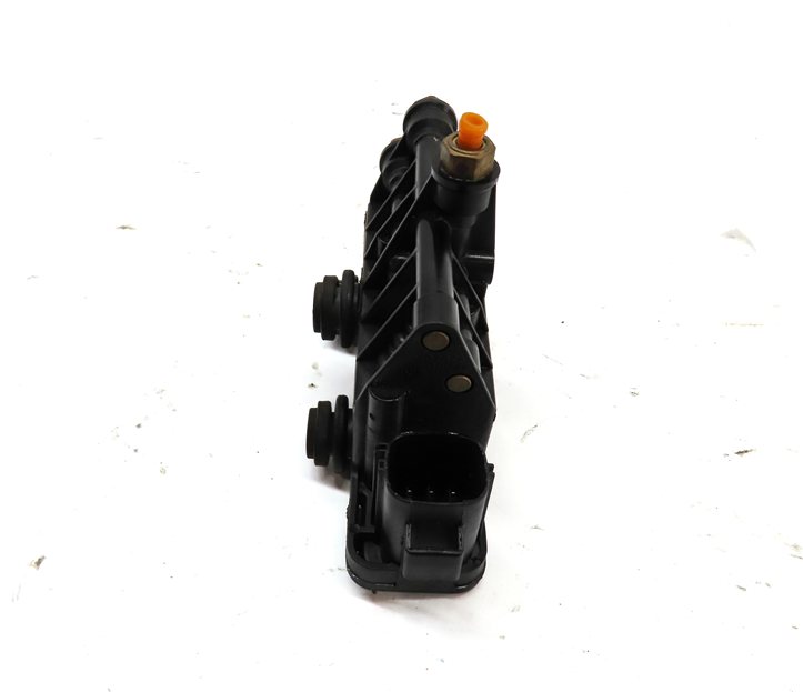 Thumbnail 4: 2010 RANGE ROVER (L322) AIR SUSPENSION TRANSFER VALVE