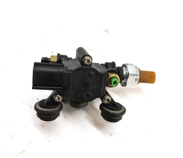 Thumbnail 6: 2010 RANGE ROVER (L322) AIR COMPRESSOR SYSTEM SUSPENSION TRANSFER RELIEF VALVE
