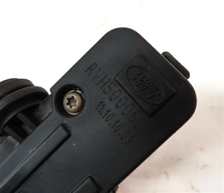 Thumbnail 7: 2010 RANGE ROVER (L322) AIR COMPRESSOR SYSTEM SUSPENSION TRANSFER RELIEF VALVE