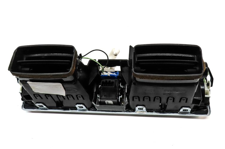 Thumbnail 6: 2010 RANGE ROVER (L322) FRONT CENTER DASH HVAC A/C HEATER AIR VENT