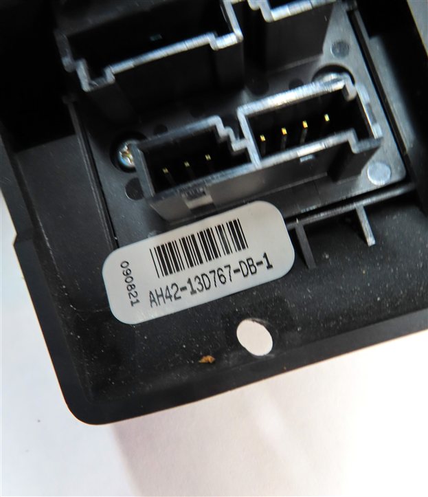 Thumbnail 8: 2010 RANGE ROVER (L322) RIGHT STEERING WHEEL MULTIFUNCTIONAL SWITCH BUTTON